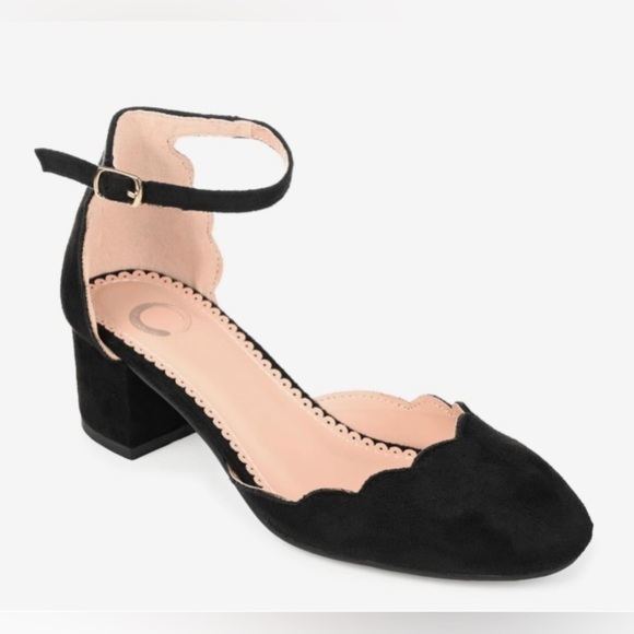 Journee Collection Shoes - NEW Journee Collection Women’s Edna Suede Pump Size 5.5W